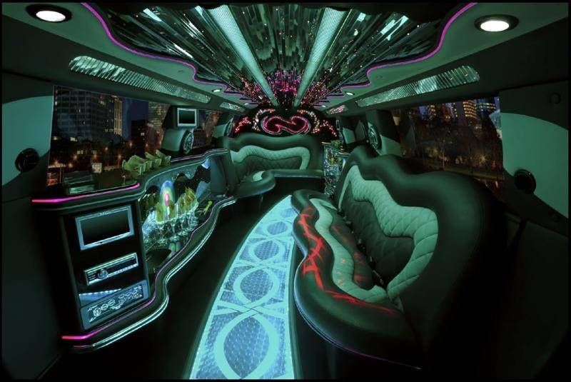 goldcoastlimousinehire7 Limousines in Paradise